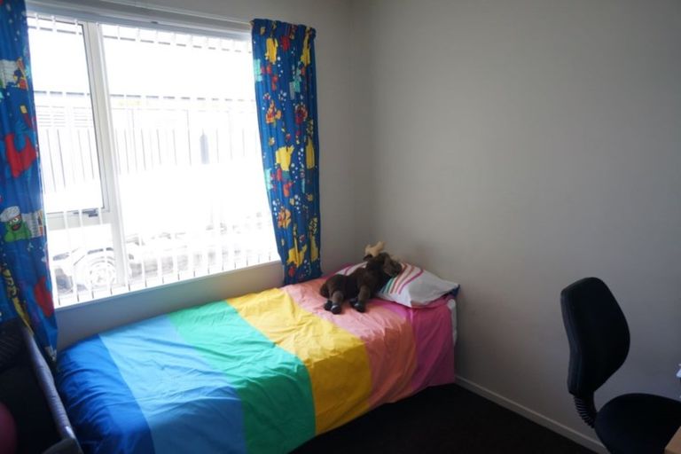 Photo of property in 39 Welsford Street, Woodend, 7610