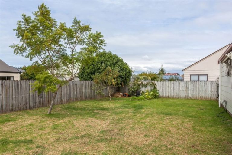 Photo of property in 15 Cholmondeley Crescent, Whitianga, 3510