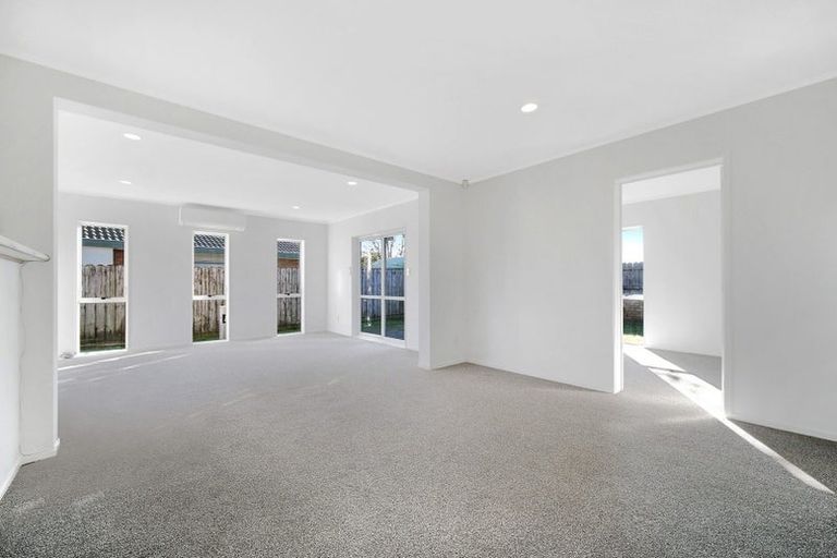 Photo of property in 13 Sheriff Place, Randwick Park, Auckland, 2105