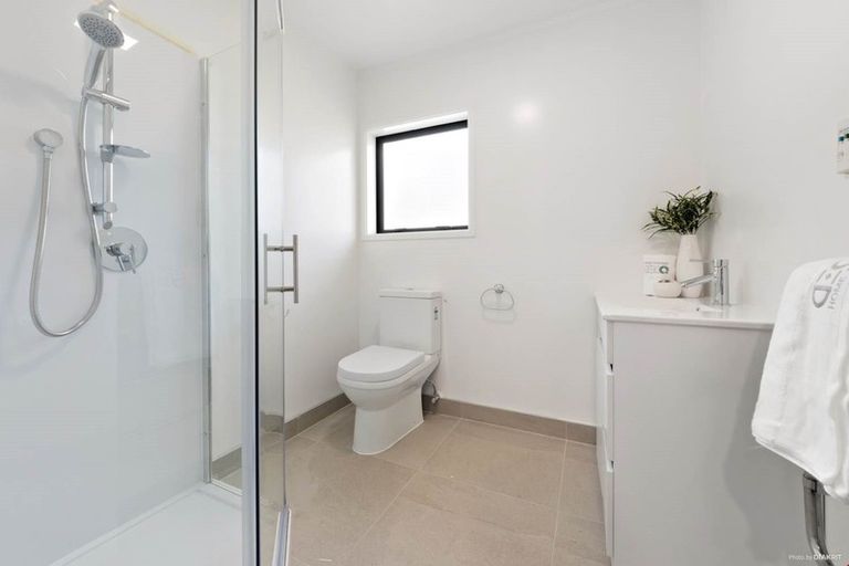 Photo of property in 11 Bob Charles Drive, Golflands, Auckland, 2013