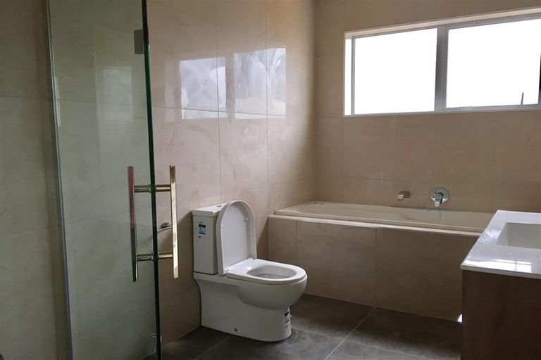 Photo of property in 9 Kato Way, Pukekohe, 2120