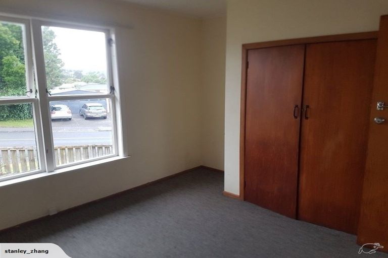 Photo of property in 51 Farquhar Road, Glendene, Auckland, 0602