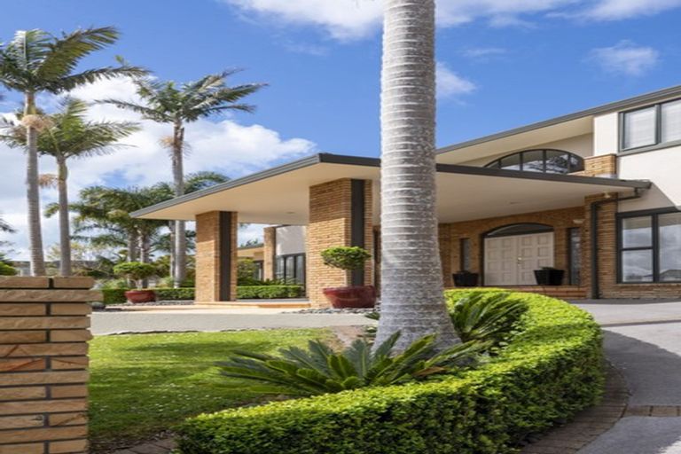 Photo of property in 1 St Elmo Rise, Shamrock Park, Auckland, 2016