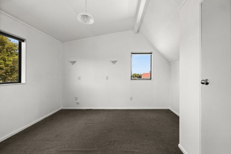 Photo of property in 1210 Howard Street, Parkvale, Hastings, 4122