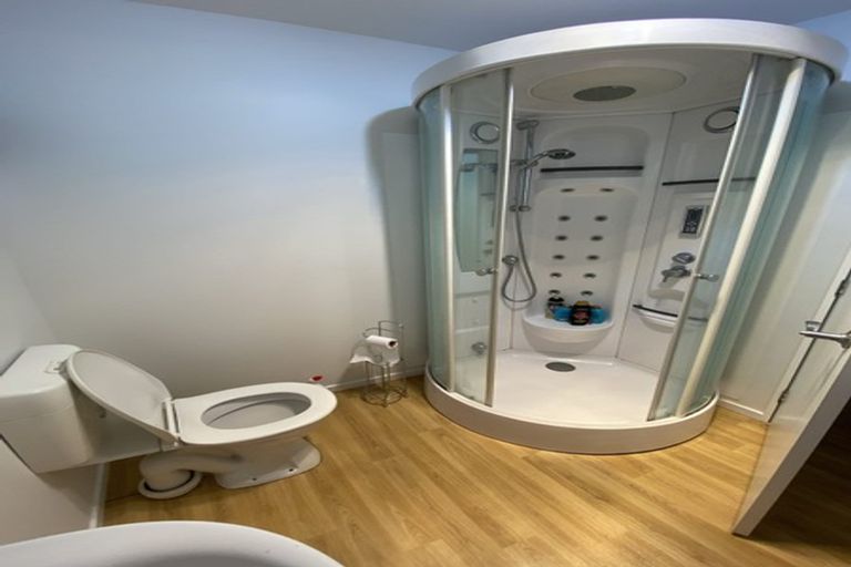 Photo of property in 17 Law Lane, Mount Pleasant, Christchurch, 8081