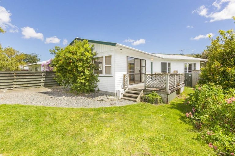 Photo of property in 5 Ruru Crescent, Heretaunga, Upper Hutt, 5018