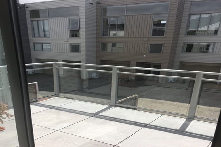 Photo of property in 7/15 Roxburgh Street, Mount Victoria, Wellington, 6011