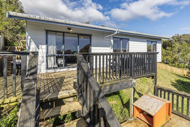 Photo of property in 32 Northumberland Street, Cannons Creek, Porirua, 5024