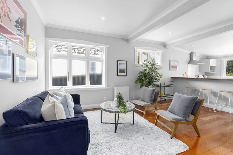 Photo of property in 129 Melbourne Road, Island Bay, Wellington, 6023