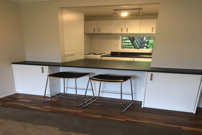 Photo of property in 2/49 Maungaraki Road, Korokoro, Lower Hutt, 5012