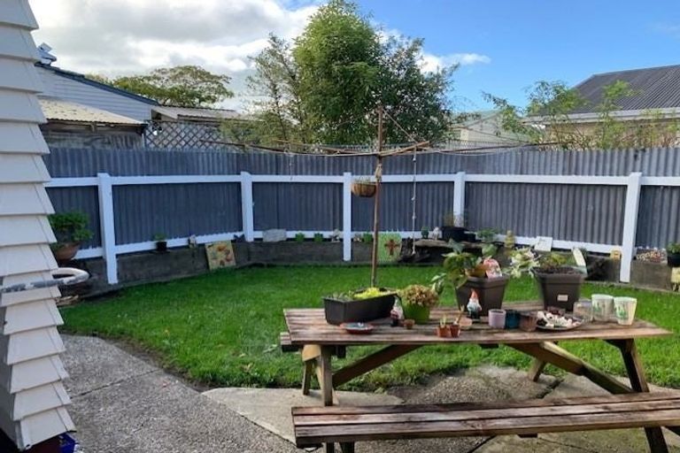 Photo of property in 29-31a Peel Street, Westport, 7825