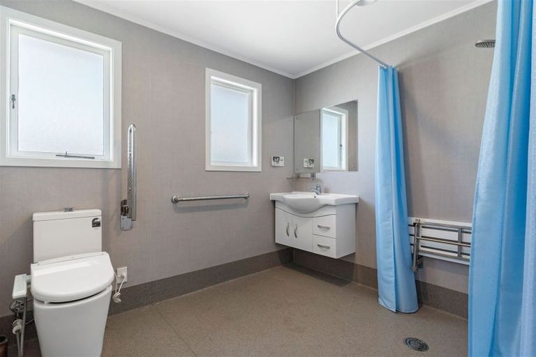 Photo of property in 86 Ennis Avenue, Pakuranga Heights, Auckland, 2010