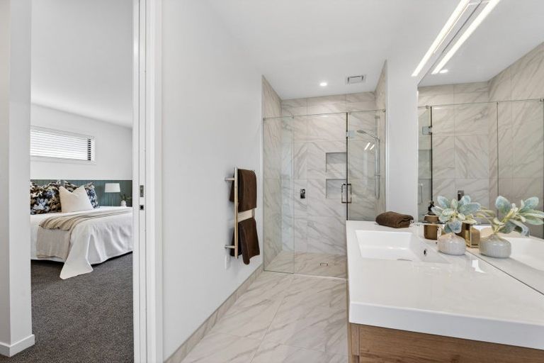 Photo of property in 7 Annie Aranui Drive, Poraiti, 4182