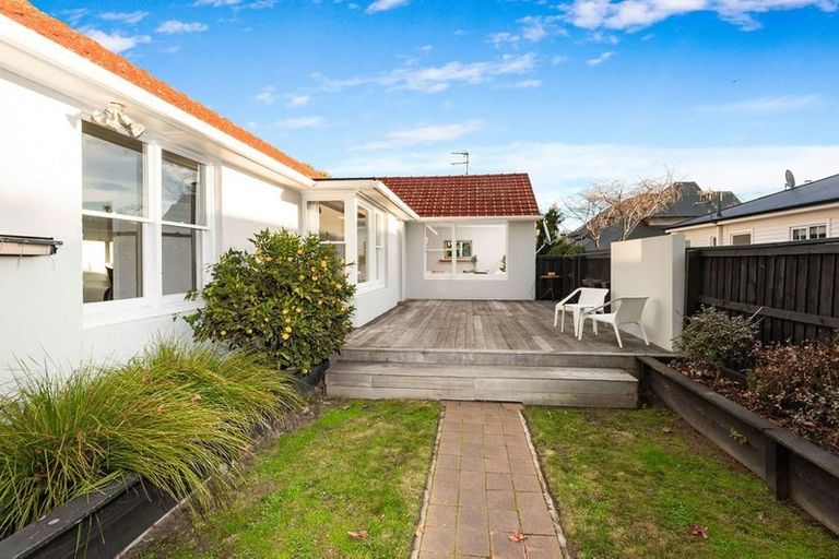 Photo of property in 7 Norfolk Street, St Albans, Christchurch, 8052