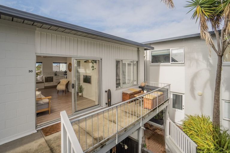 Photo of property in 1/72l Kitchener Road, Milford, Auckland, 0620