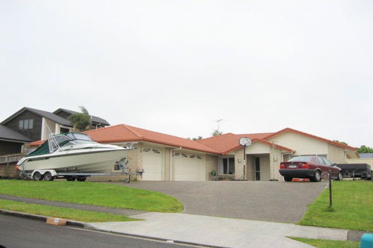 Photo of property in 17 Parkhaven Drive, Rosehill, Papakura, 2113