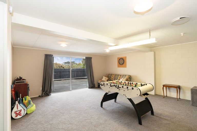 Photo of property in 76 Kahukura Avenue, Waitarere Beach, Levin, 5510