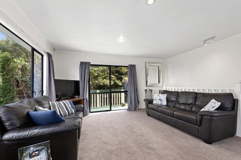 Photo of property in 59 Pokohiwi Road, Normandale, Lower Hutt, 5010