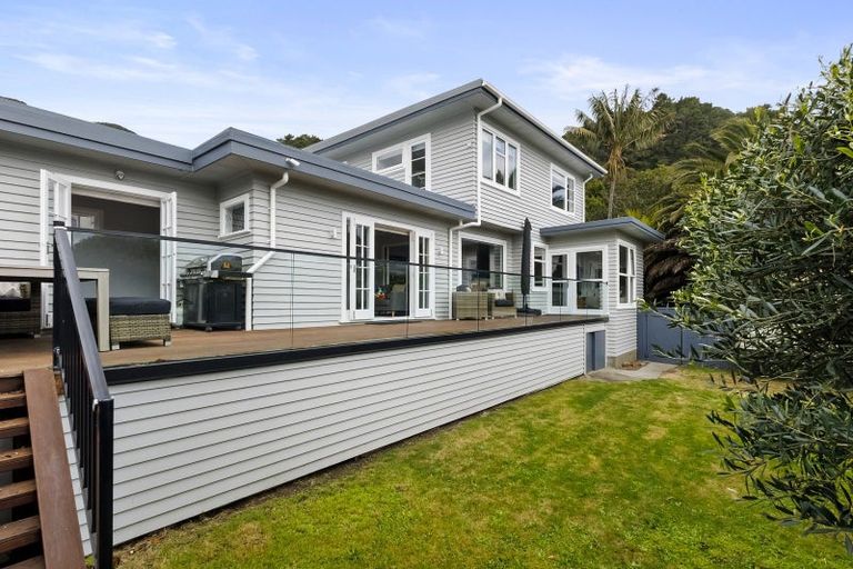 Photo of property in 9 Rona Street, Eastbourne, Lower Hutt, 5013