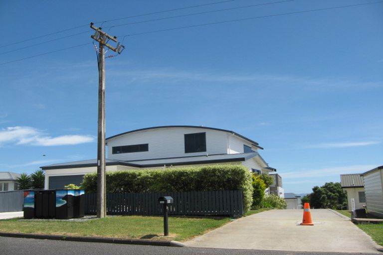 Photo of property in 51 Torkar Road, Clarks Beach, 2122