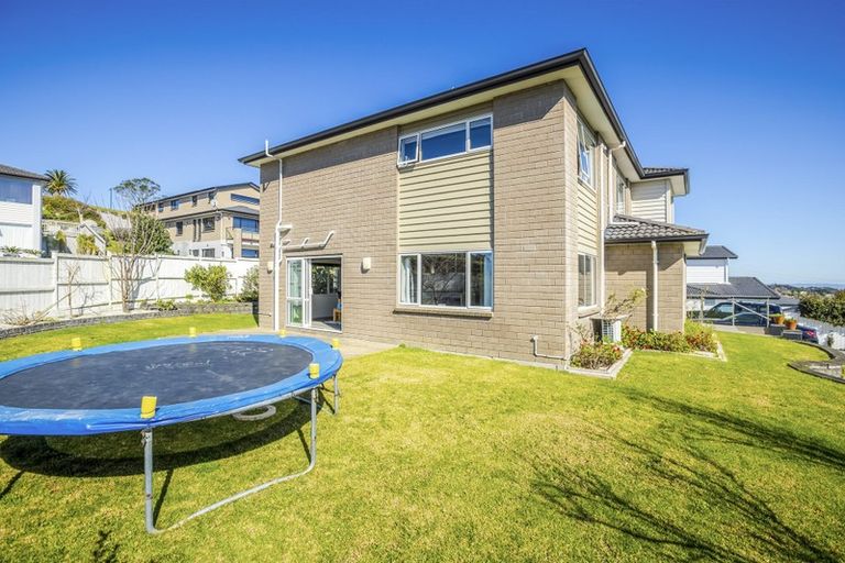 Photo of property in 11 Henriette Place, The Gardens, Auckland, 2105