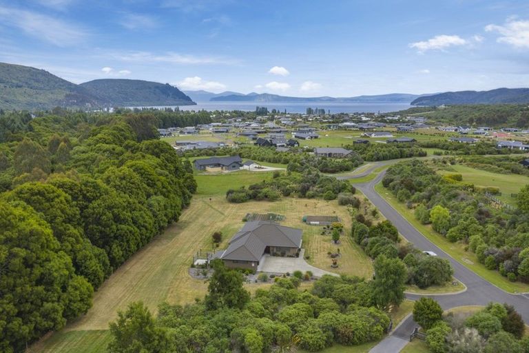 Photo of property in 12 Lacebark Drive, Kinloch, Taupo, 3377