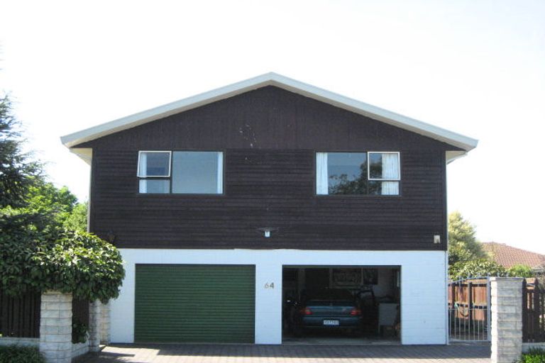 Photo of property in 64 Dunbarton Street, Redwood, Christchurch, 8051
