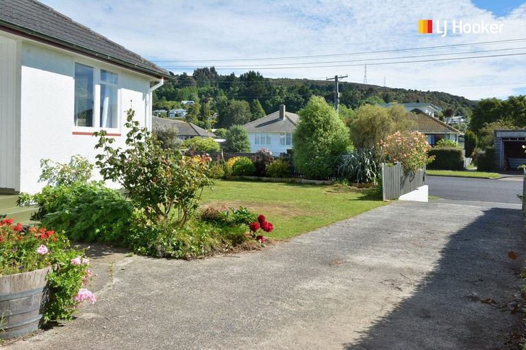 Photo of property in 33 Balmain Street, Halfway Bush, Dunedin, 9010