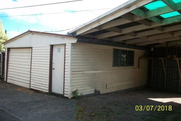 Photo of property in 54 Larnoch Road, Henderson, Auckland, 0610