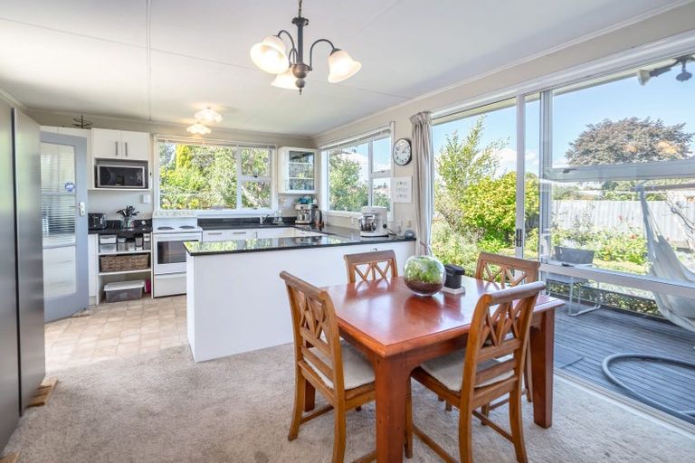 Photo of property in 40 Rhodes Street, Carterton, 5713