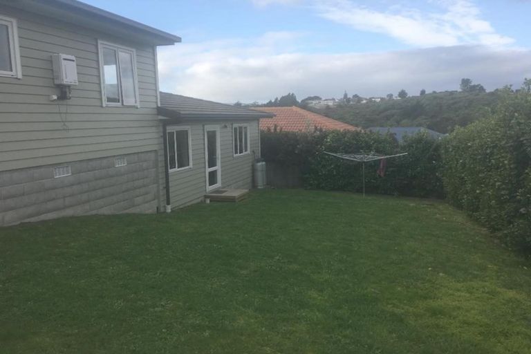 Photo of property in 4 Kaweka Close, Aotea, Porirua, 5024