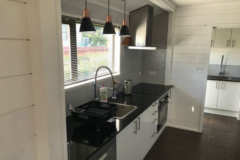 Photo of property in 4 Rotoma Rise, Clover Park, Auckland, 2019