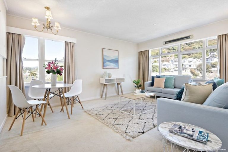 Photo of property in Newman Court Apartments, 2 Newman Terrace, Thorndon, Wellington, 6011