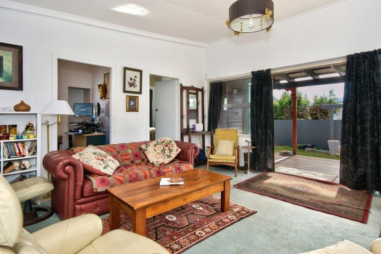 Photo of property in 51 Oxford Street, Kingston, Athol, 9793