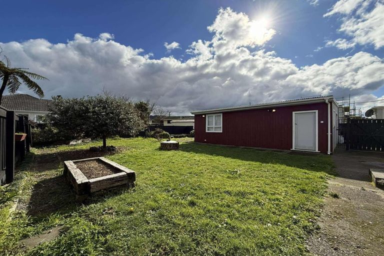 Photo of property in 353 Waiwhetu Road, Fairfield, Lower Hutt, 5011