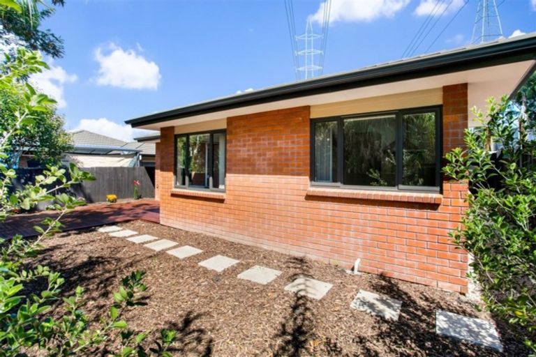 Photo of property in 318 Triangle Road, Massey, Auckland, 0614