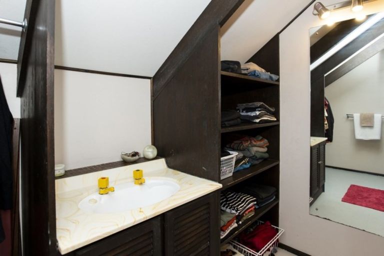 Photo of property in 64 Lyell Road, Outer Kaiti, Gisborne, 4010