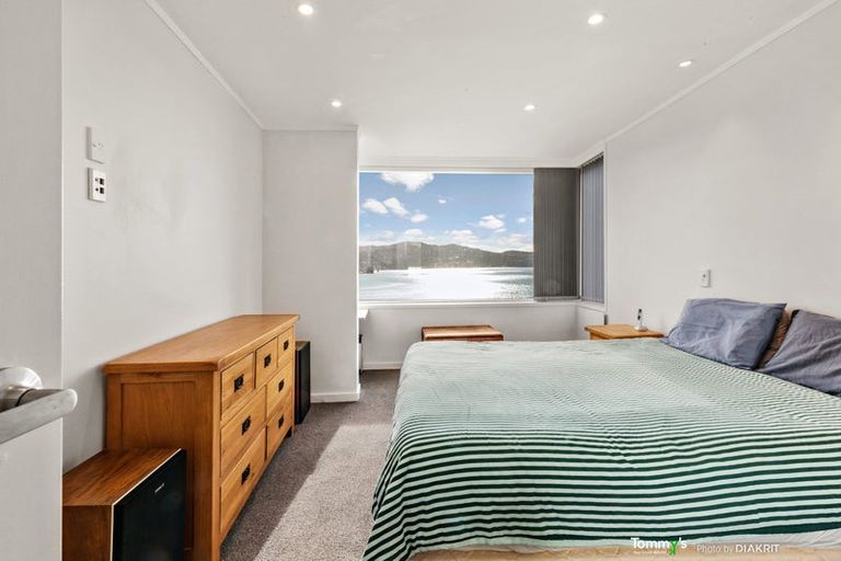 Photo of property in Oriana Apartments, 248 Oriental Parade, Oriental Bay, Wellington, 6011