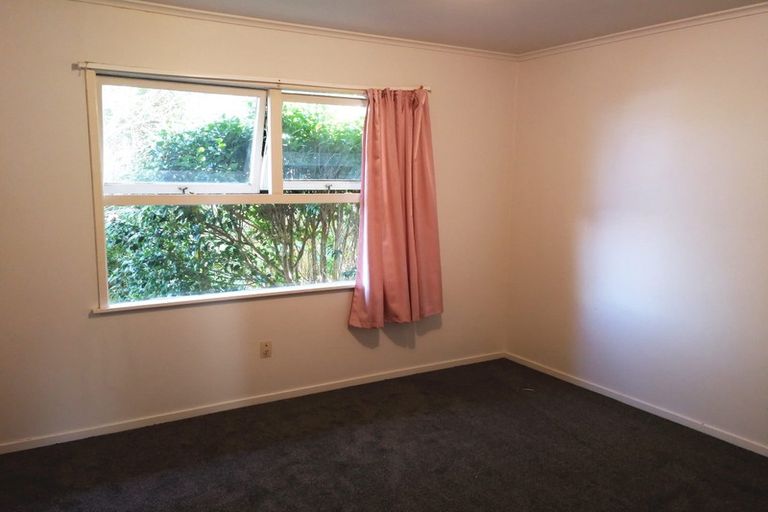 Photo of property in 23 Edgeworth Road, Glenfield, Auckland, 0629