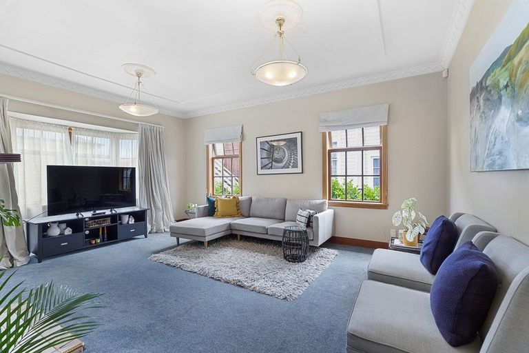 Photo of property in 100 Brougham Street, Mount Victoria, Wellington, 6011