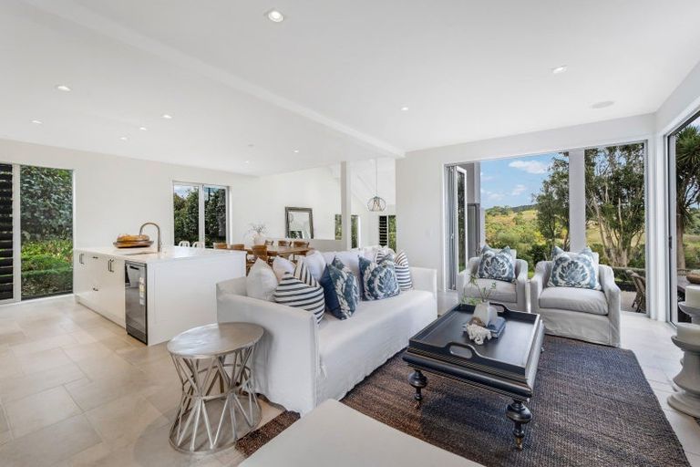 Photo of property in 122 Brownhill Road, Whitford, Manurewa, 2576