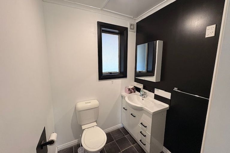 Photo of property in 96 South Road, The Glen, Dunedin, 9011