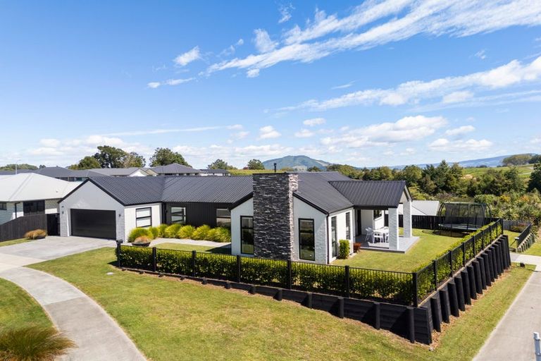 Photo of property in 28 Acacia Avenue, Kihikihi, Te Awamutu, 3800