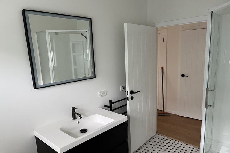 Photo of property in 1 Holloway Road, Aro Valley, Wellington, 6021