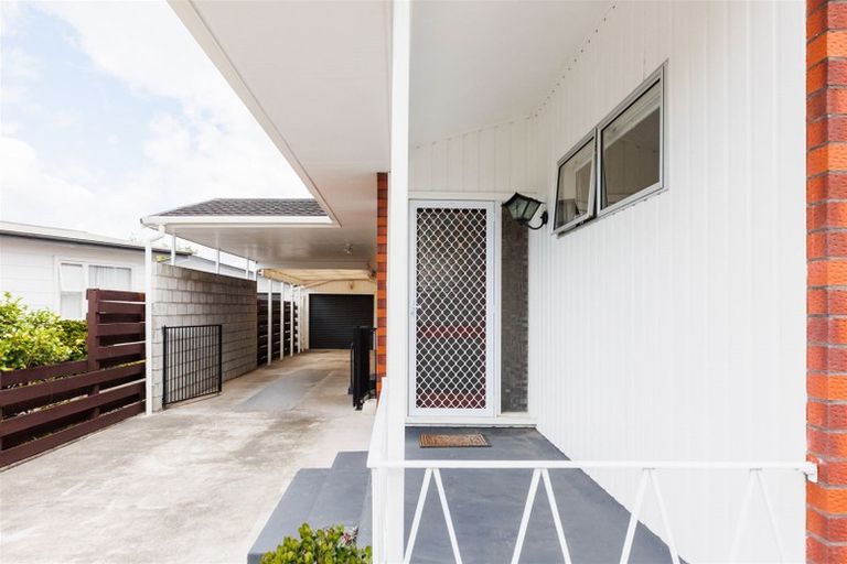 Photo of property in 20 Westhaven Grove, Takaro, Palmerston North, 4412