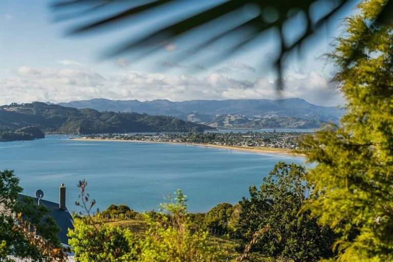 Photo of property in 10 Christa Court, Whitianga, 3510