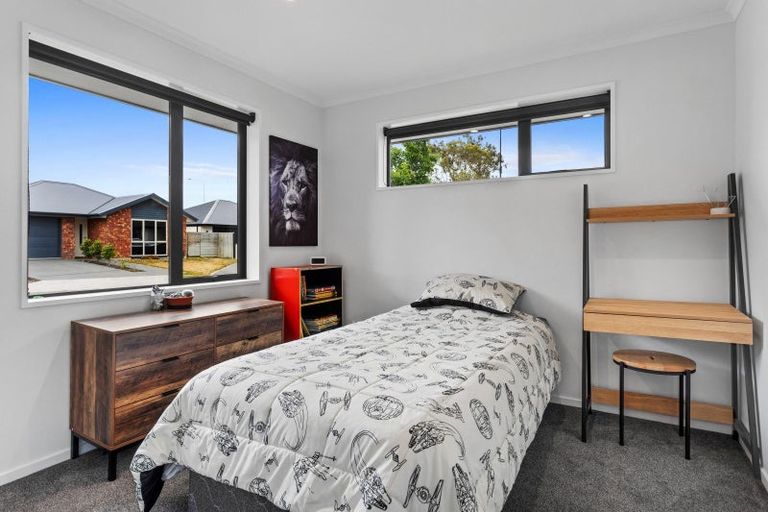 Photo of property in 16 Tara Crescent, Woodend, 7610