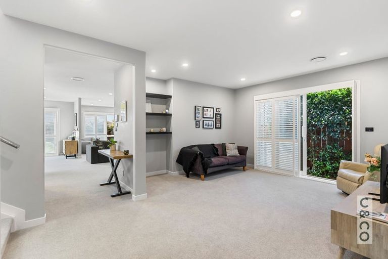 Photo of property in 37 Nobilo Road, Kumeu, 0810