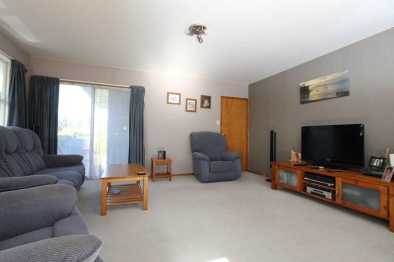 Photo of property in 50 Weatherly Road, Torbay, Auckland, 0630