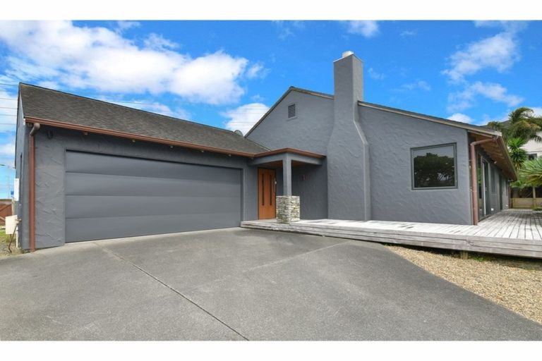 Photo of property in 15 Dorchester Place, Orewa, 0931